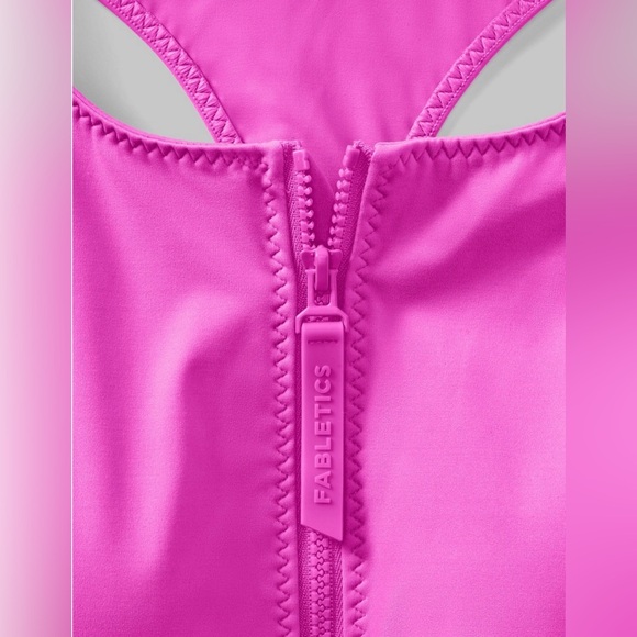 🩷 High Tide Zip-Front One-Piece Swimsuit🩷 - Picture 3 of 4